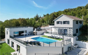 Awesome Home In Obrovac Sinjski